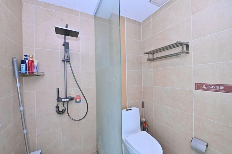 Bathroom 3, Royal Hotel, Zhengzhou