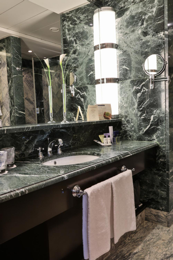 Bathroom 20