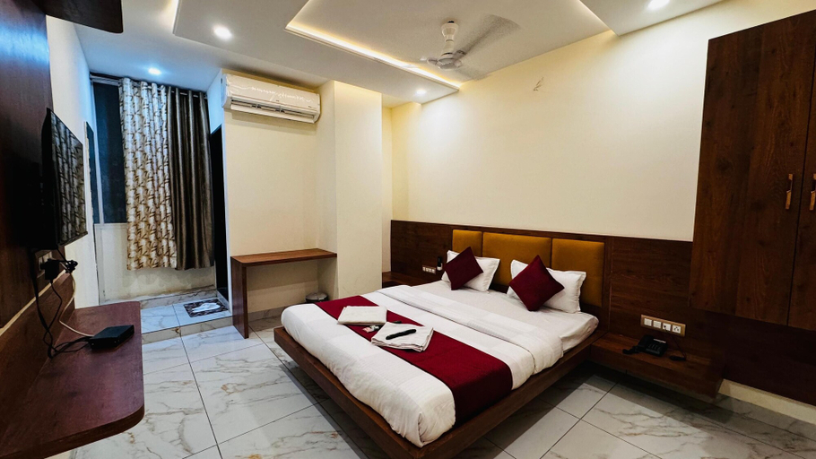 Bedroom 4, Hotel Prakasham, Ujjain