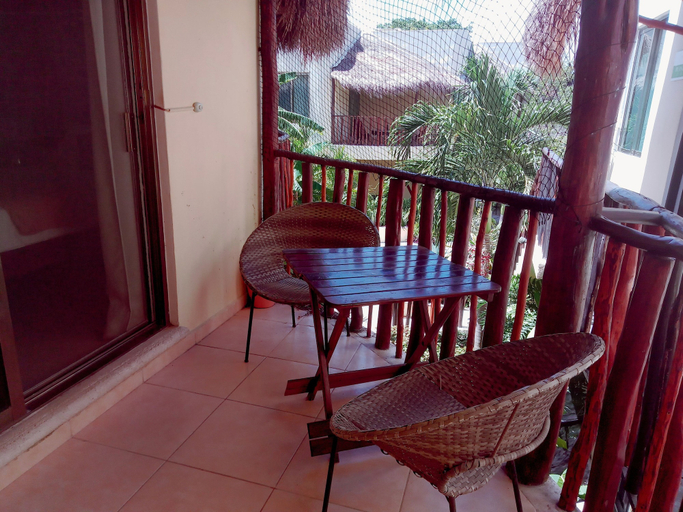 Exterior & Views 21