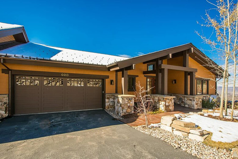 Room 5, Gorgeous Deer Valley Home Minutes From the Slopes, Summit