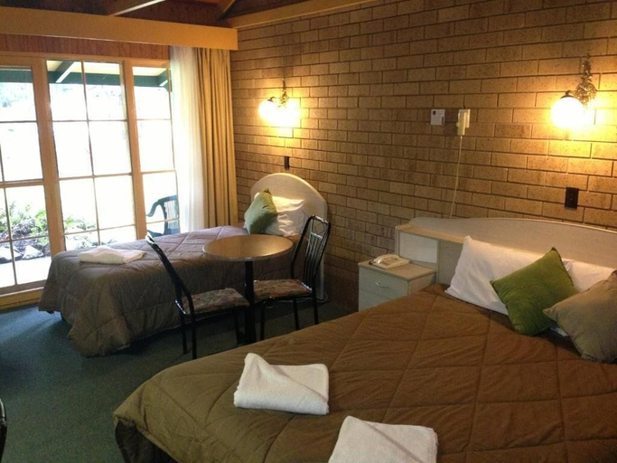 Bedroom 3, High Country Motor Inn, Alpine - East