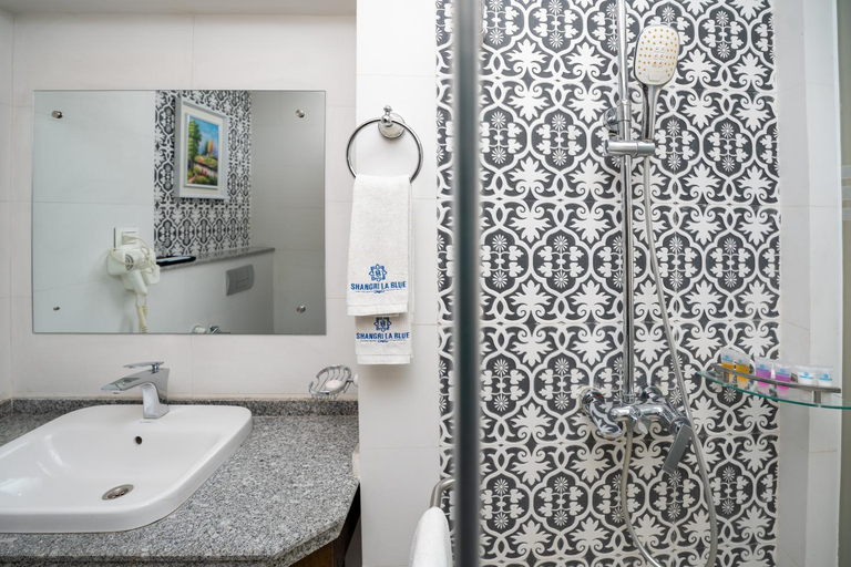 Bathroom 4, Palette - Shangrila Blu Hotel, Bagmati