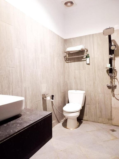 Bathroom 1, Frontone Green Boutique Abepura, Jayapura