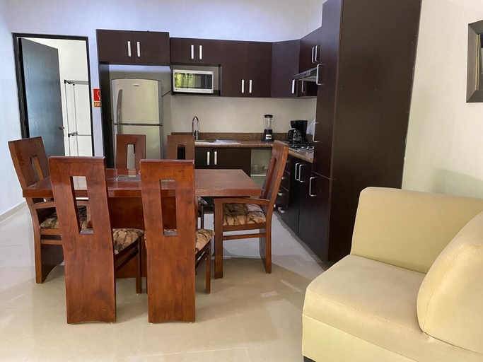 Dining Room 14