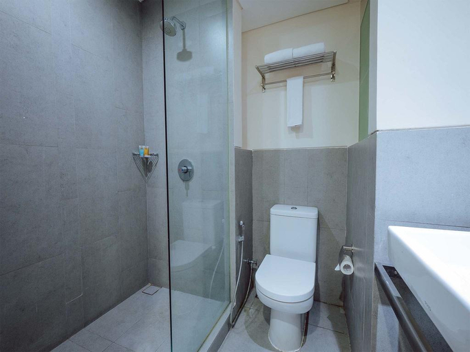 Bathroom, J Hotel Kuta by Jayakarta, Badung