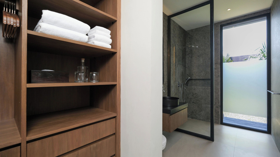 Bathroom 4, Five Palms Villas 4 by Villa Finder, Badung