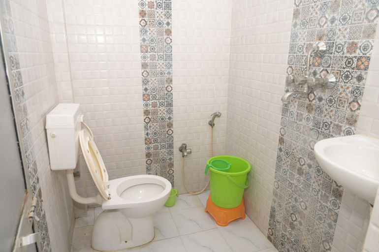Bathroom 3, Maharani Maya Guest House Bodhgaya, Gaya