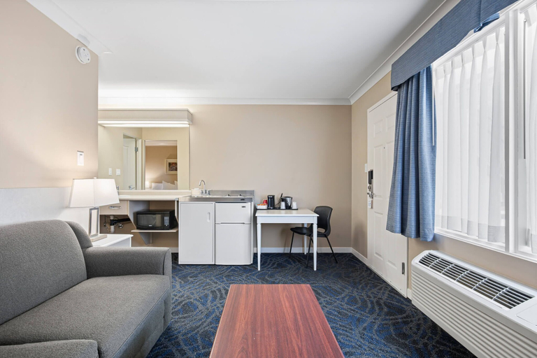 Others 5, Glenwood Inn & Suites, Kootenay Boundary