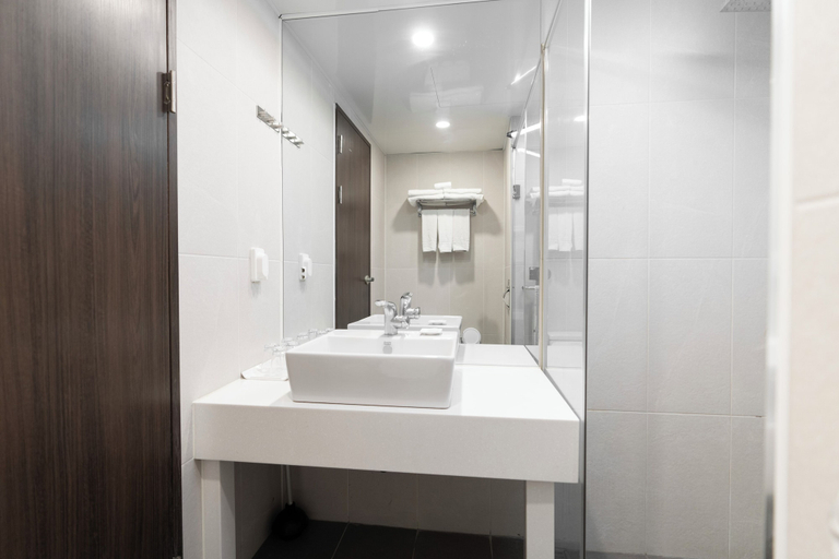 Bathroom 3, North Harbor Hotel Busan, Yeongdo