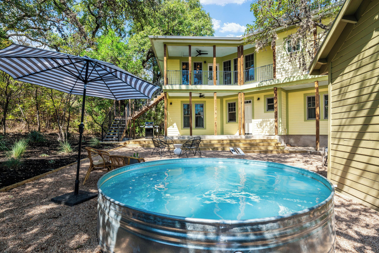 Sport & Beauty, Urban Cowboy Villas - Heart of 704, Travis