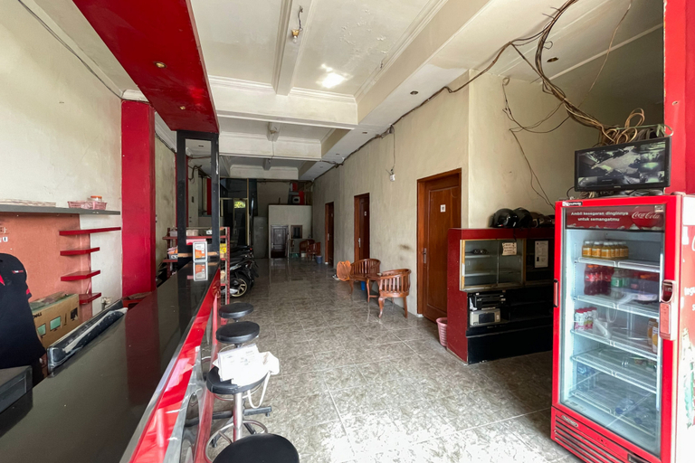 Food & Drinks 4, Redisa RedPartner near RS Saiful Anwar, Malang