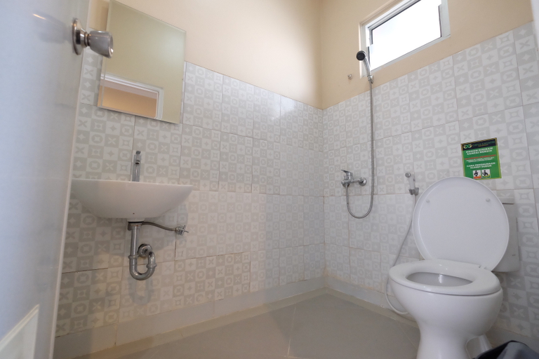 Bathroom 5, Griya Gayatri Monjali Syariah, Sleman
