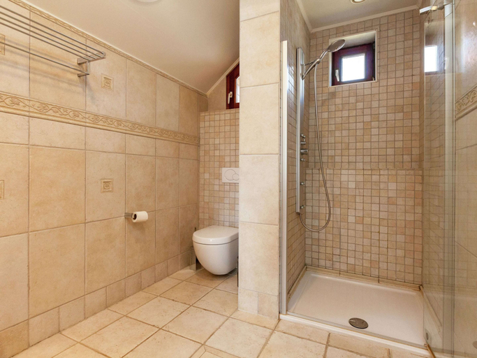 Bathroom 4, Villa Stay with Pool  Sauna, West-Vlaanderen