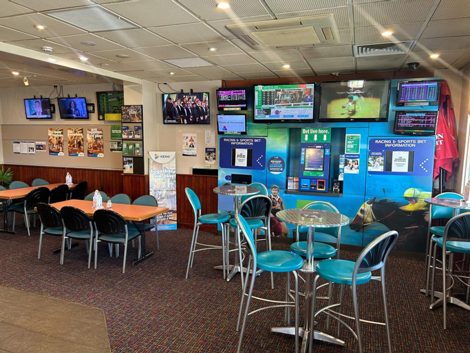 Food & Drinks 4, Woolpack Hotel Tumut, Tumut