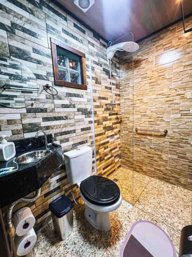 Bathroom, Pousada Villa Rústica Smart Host, Balneário Gaivota