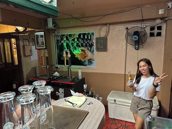 Food & Drinks 5, 1st Street Park Apartelle, Mabalacat