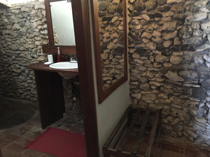 Bathroom, La Princesa de La Isla, Laguna de Perlas