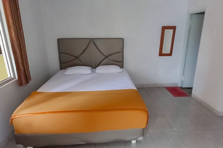 Bedroom 5, Hotel Sri Indrawati Puncak Mitra RedDoorz, Bogor