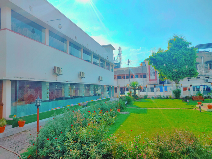 Exterior & Views 2, Shree Gulab Mansion Hotel and Restaurant, Kaushambi