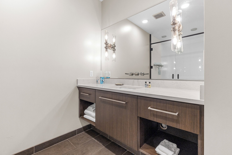 Bathroom 5, Vacation Rentals at Sand Hollow Resort, Washington
