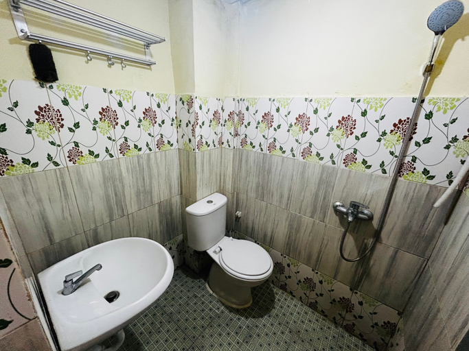 Bathroom 9