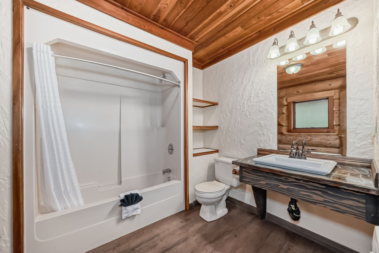 Bathroom 4, Terracana Ranch Resort, Fraser-Fort George