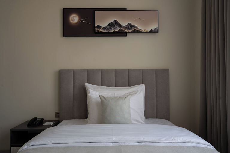 Bedroom 3, Kiropol Hotel & Restaurant, Rudaki