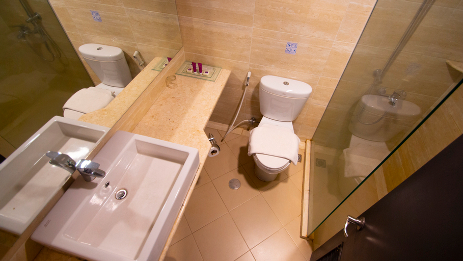 Bathroom 7