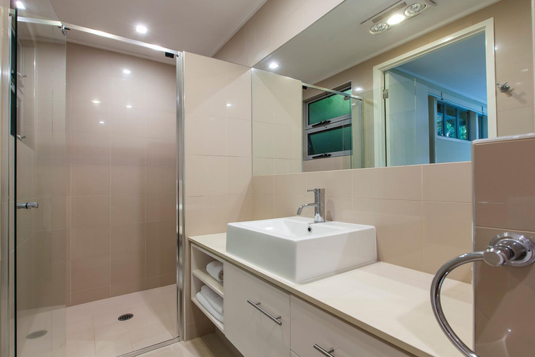 Bathroom 4, OReillys Rainforest Retreat, Tamborine Mountain