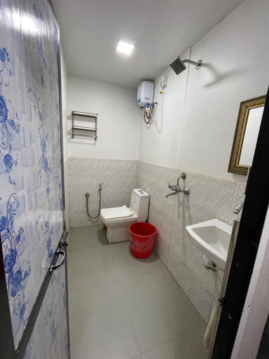 Bathroom 4, Sydney X cafe and Huts, North Goa
