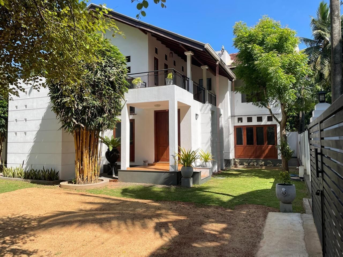 Exterior & Views 2, Cenreeza Airport Villa, Katana