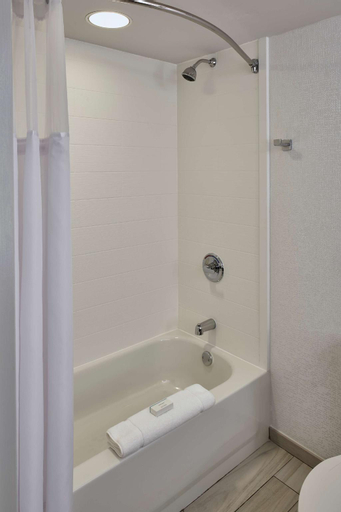 Bathroom 18