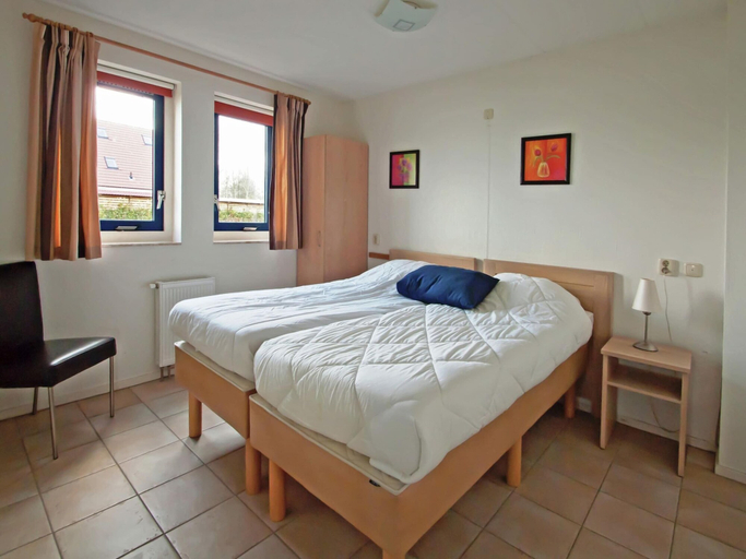 Bedroom 3, Chalet in Bergumermeer by the Canal, Tytsjerksteradiel