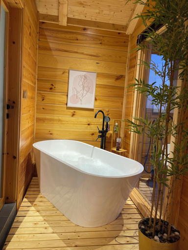 Bathroom 4, gulf cottages, Jeddah