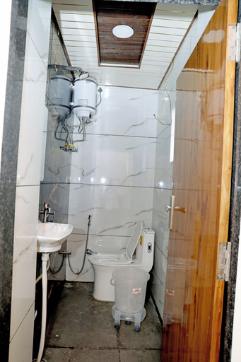 Bathroom 4, Radhe Krishna Hotel and Restaurant, Nagaur