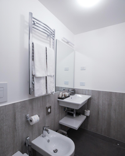 Bathroom 4, B&B LIONORA, Napoli