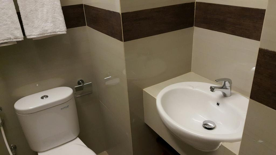 Bathroom 2, Biz Ambon, Ambon