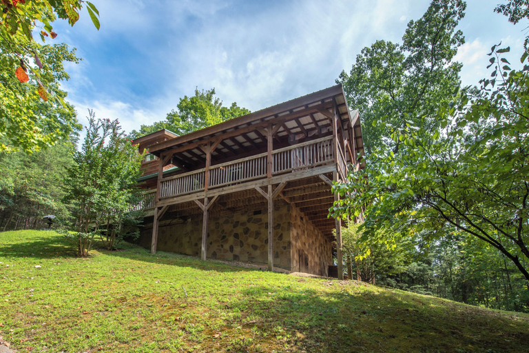 Exterior & Views 2, A Bearz Haven, Sevier