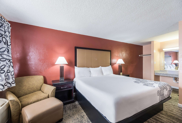 Bedroom 3, Rodeway Inn Modesto near Downtown, Stanislaus