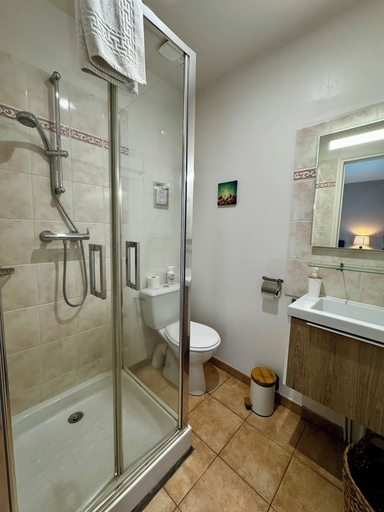 Bathroom 5, Les Vieilles Digues, Manche