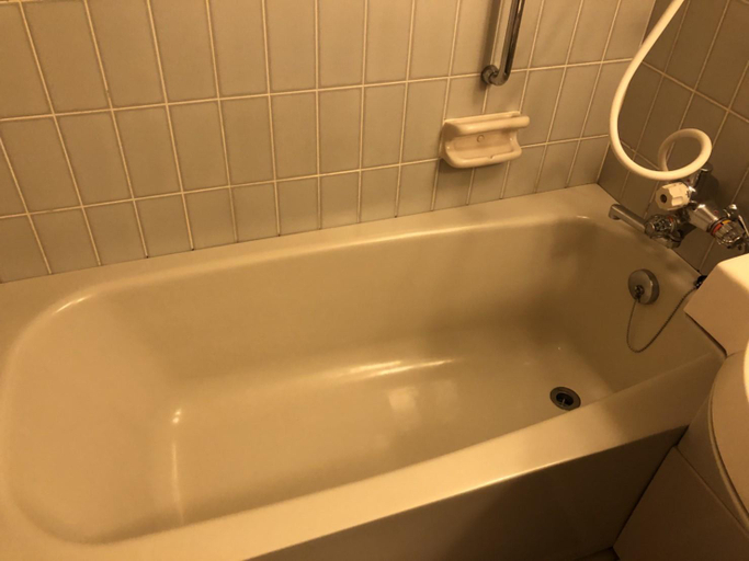Bathroom 18