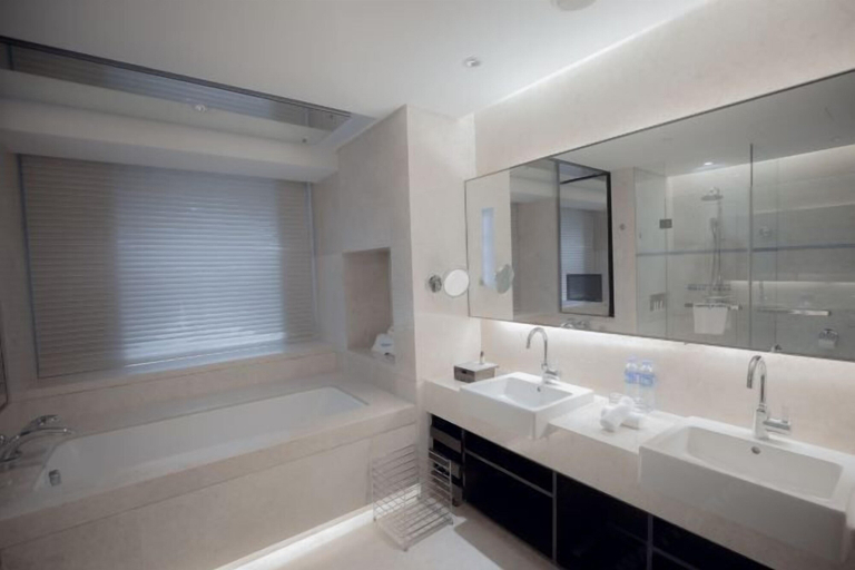 Bathroom 24