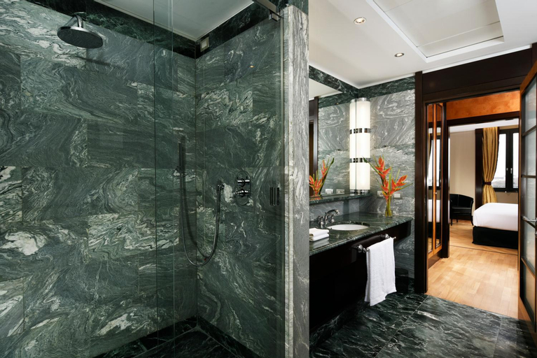 Bathroom 15