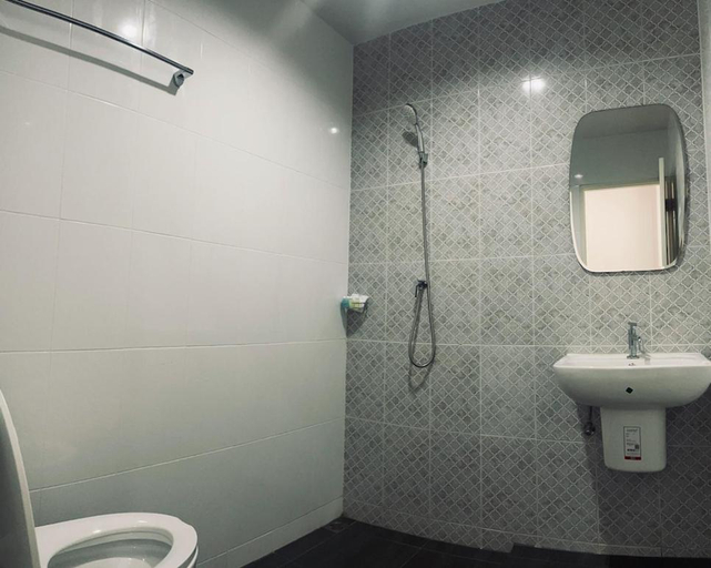 Bathroom 3, PP Grand Kamala Hotel, Phuket Island