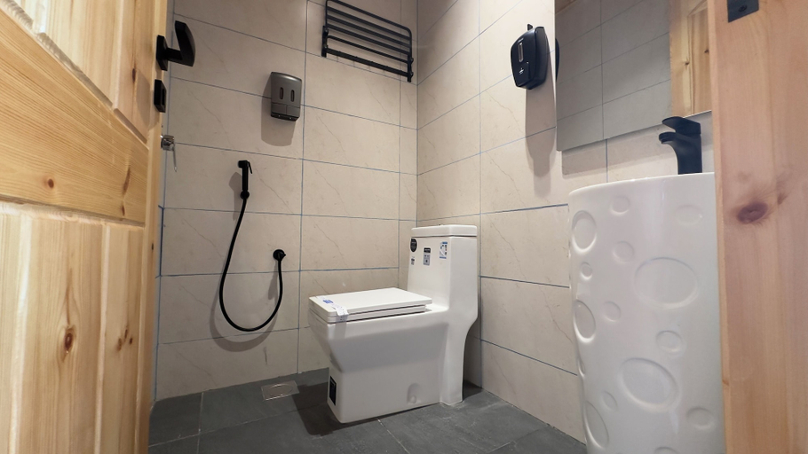 Bathroom 4, alma cottages, Jeddah