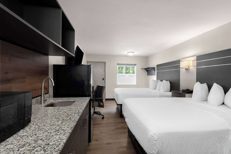 Bedroom 3, Baymont by Wyndham Dothan, Houston