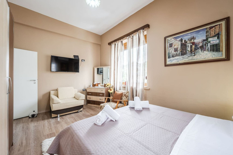 Room 3, Maria s Apartment 1BR in City Center, Gjirokastrës