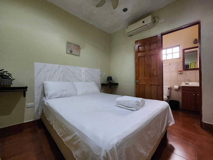 Bedroom 2, Casona Macondo, Granada
