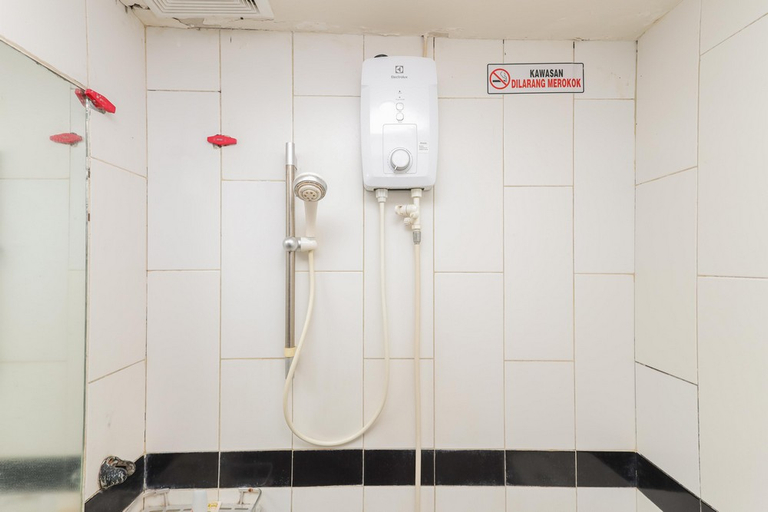 Bathroom 12